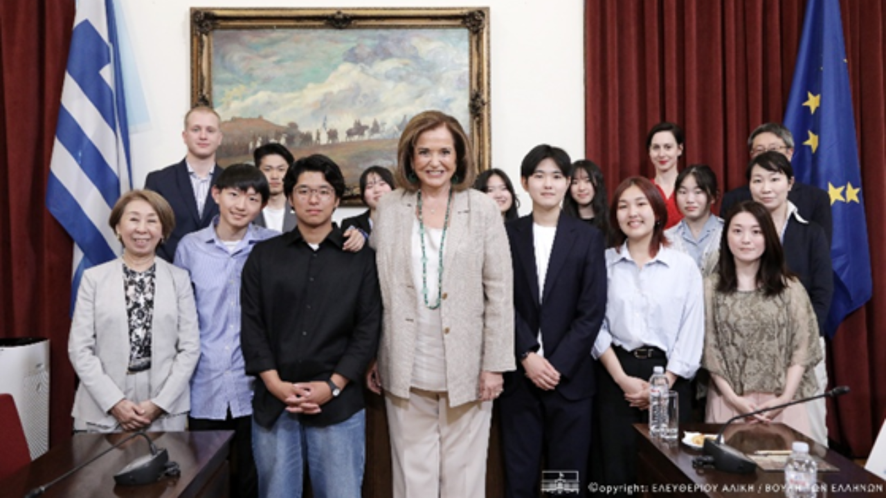 ギリシャ国会も訪問!キッズドアの生徒がギリシャで体験学習を行いました