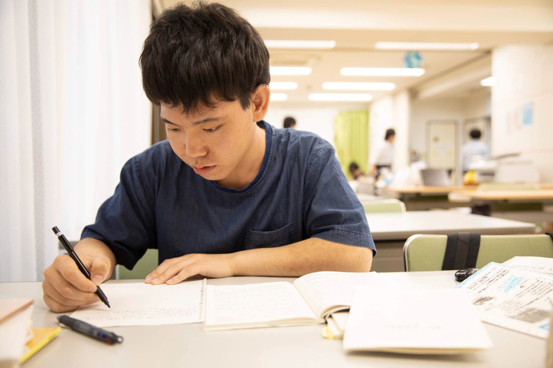 学習支援スタッフ【中高生対象】／草加市学習会